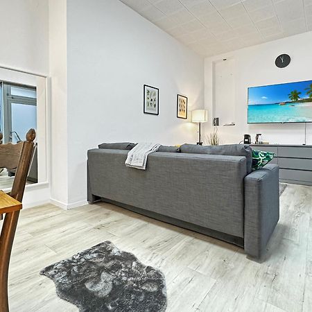 2 Zimmer Apartment Fuer 6 P, 15 Min Zum Flughafen Esslingen am Neckar Kültér fotó