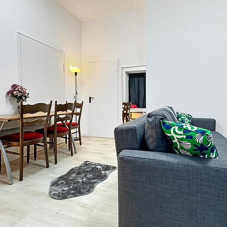 2 Zimmer Apartment Fuer 6 P, 15 Min Zum Flughafen Esslingen am Neckar Kültér fotó