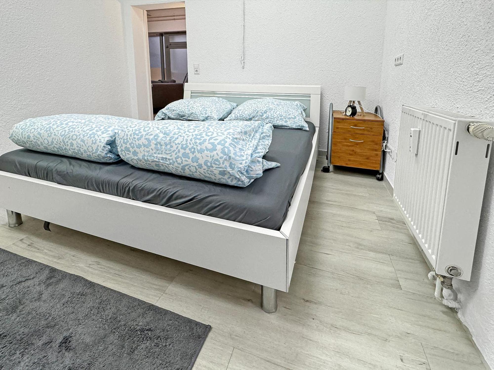 2 Zimmer Apartment Fuer 6 P, 15 Min Zum Flughafen Esslingen am Neckar Kültér fotó